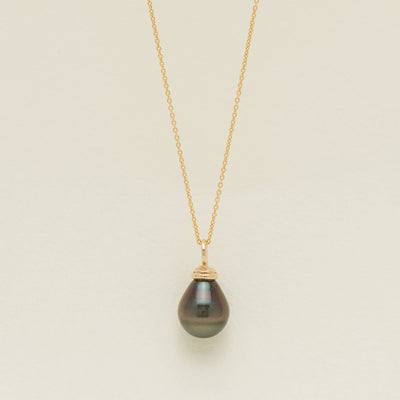 18ct Yellow Gold 12.9mm Black Pearl Drop Pendant - Necklace - Walker & Hall