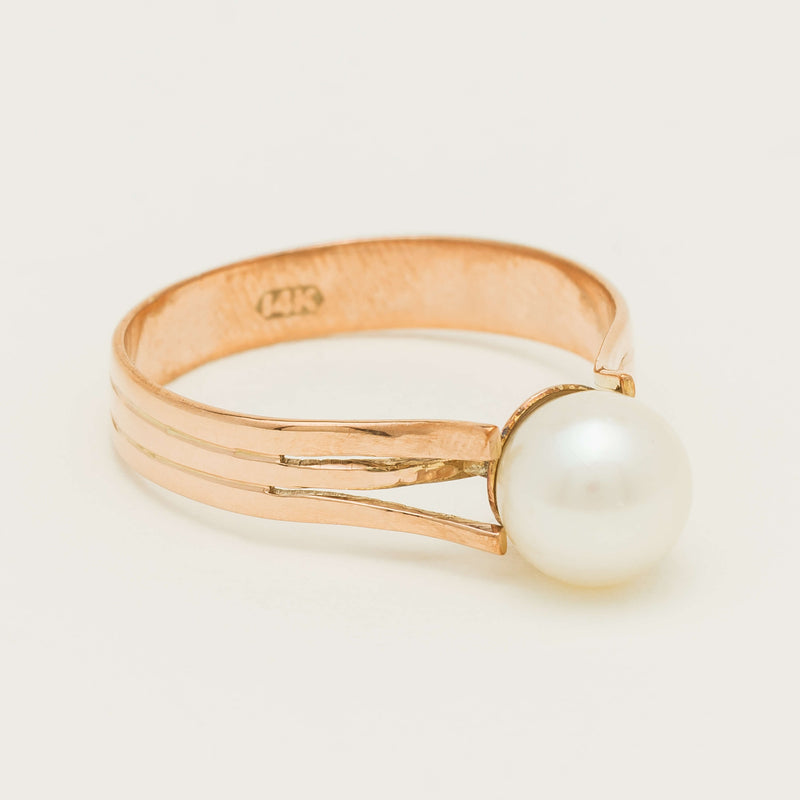 Deja Vu 9ct Rose Gold 7mm Akoya Pearl Ring