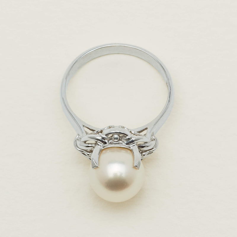 Deja Vu Platinum 9.3mm Akoya Pearl Filigree Ring
