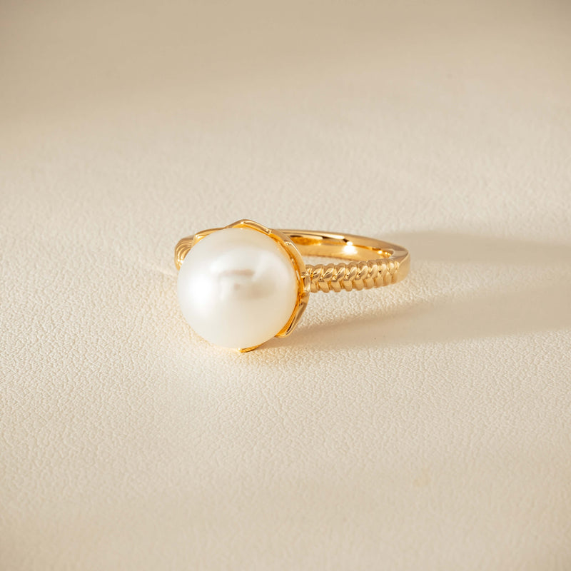 18ct Yellow Gold 10.5mm South Sea Pearl Selene Ring