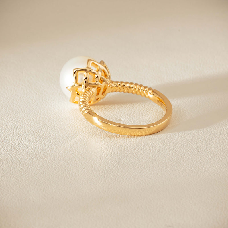 18ct Yellow Gold 10.5mm South Sea Pearl Selene Ring