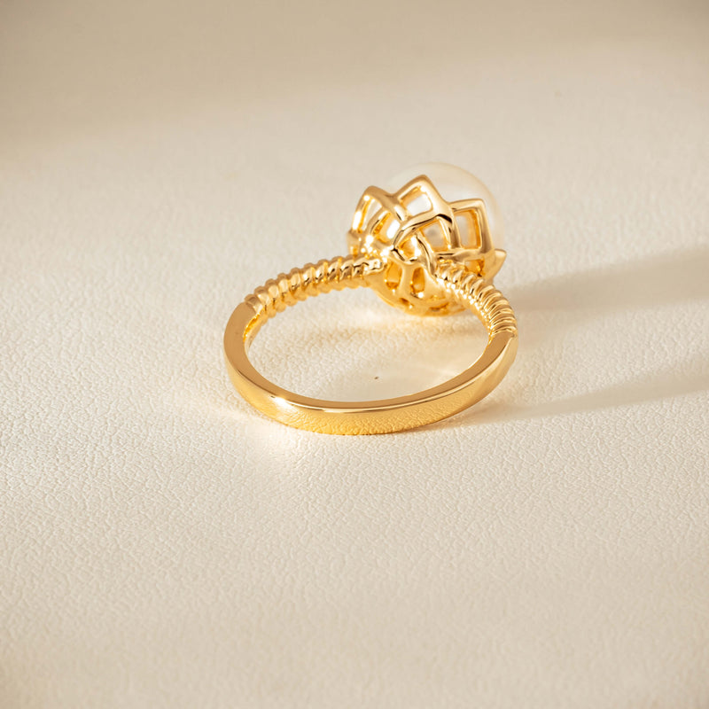 18ct Yellow Gold 10.5mm South Sea Pearl Selene Ring