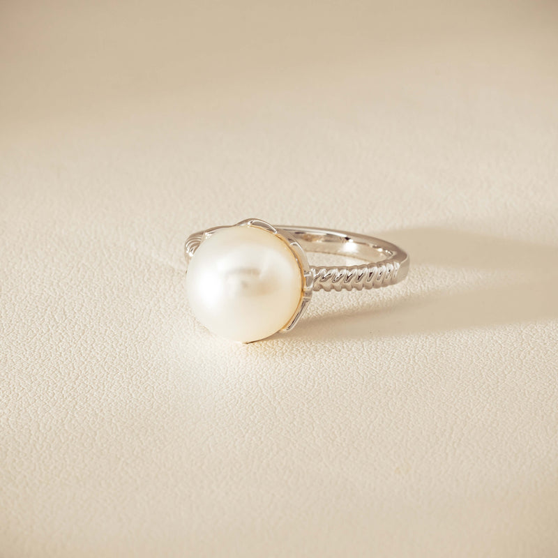 18ct White Gold 10.6mm South Sea Pearl Selene Ring