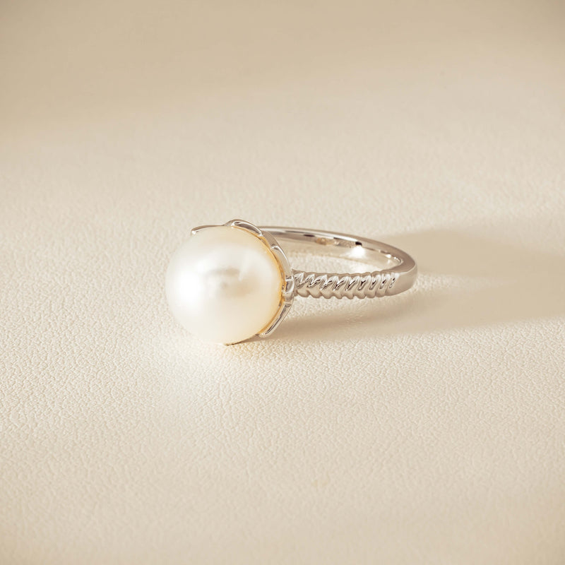 18ct White Gold 10.6mm South Sea Pearl Selene Ring
