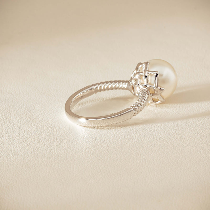 18ct White Gold 10.6mm South Sea Pearl Selene Ring