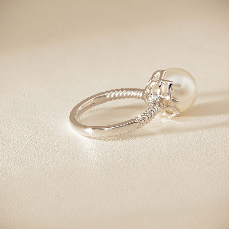 18ct White Gold 10.6mm South Sea Pearl Selene Ring