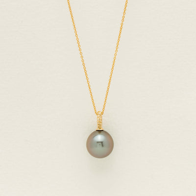18ct Yellow Gold 13.6mm Black Pearl Twine Pendant