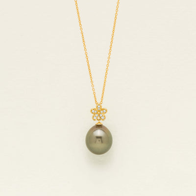 18ct Yellow Gold 12.4mm Black Pearl Flower Pendant