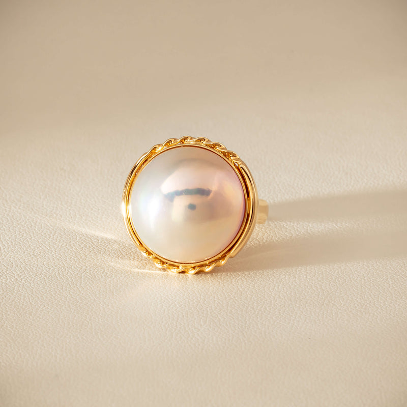 Deja Vu 18ct Yellow Gold 17mm Mabe Pearl Ring