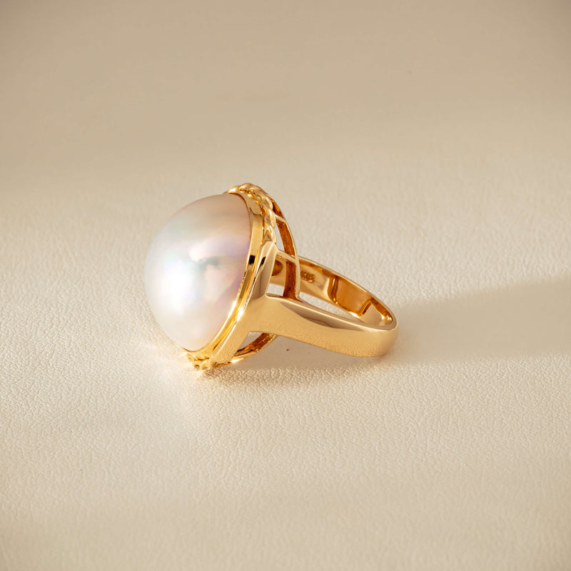 Deja Vu 18ct Yellow Gold 17mm Mabe Pearl Ring