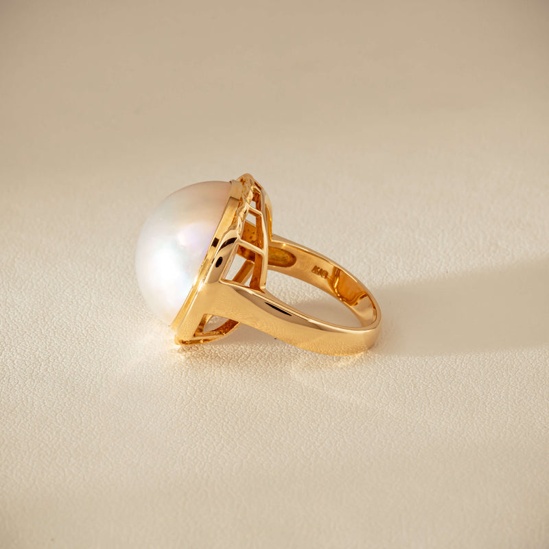 Deja Vu 18ct Yellow Gold 17mm Mabe Pearl Ring