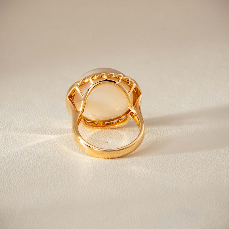 Deja Vu 18ct Yellow Gold 17mm Mabe Pearl Ring