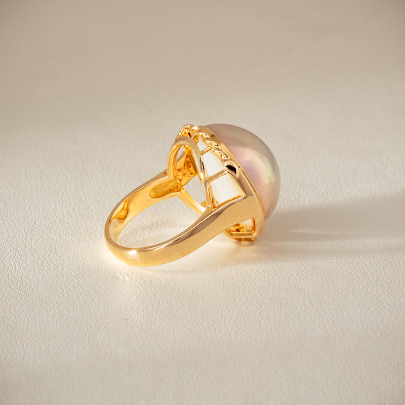 Deja Vu 18ct Yellow Gold 17mm Mabe Pearl Ring