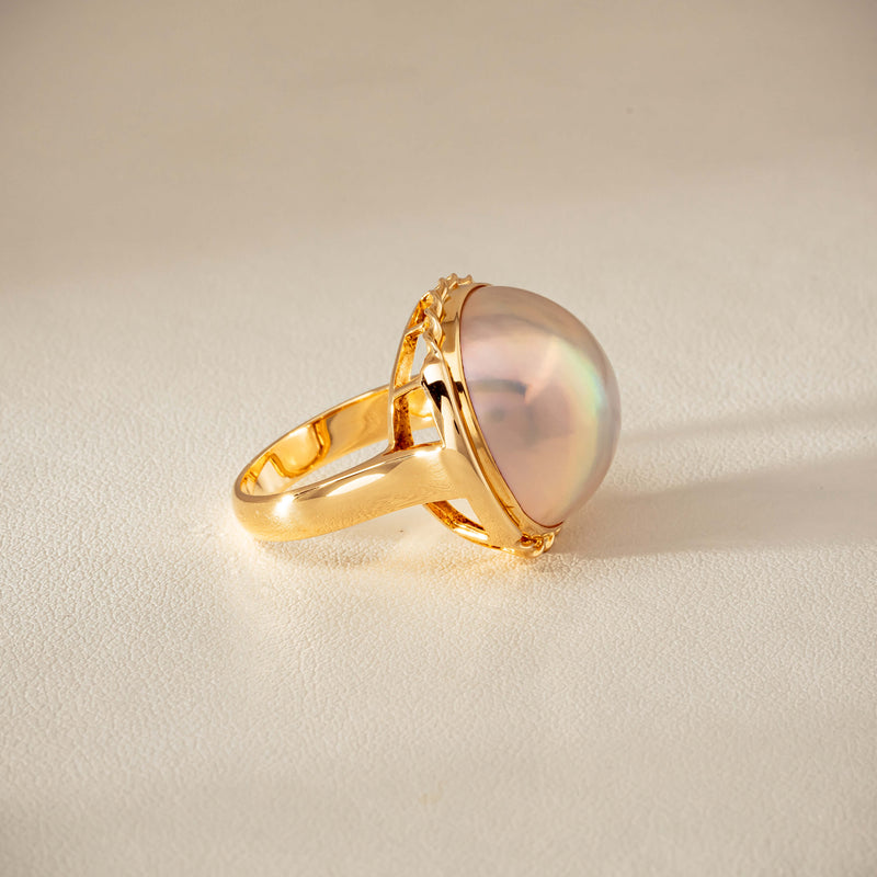 Deja Vu 18ct Yellow Gold 17mm Mabe Pearl Ring