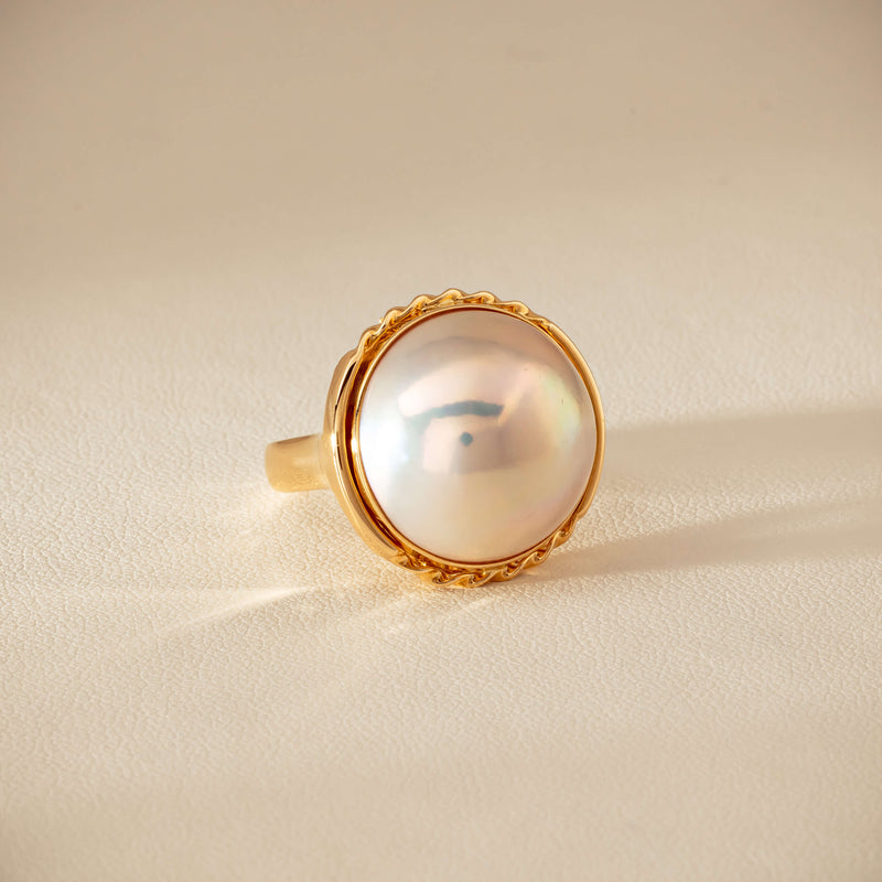 Deja Vu 18ct Yellow Gold 17mm Mabe Pearl Ring