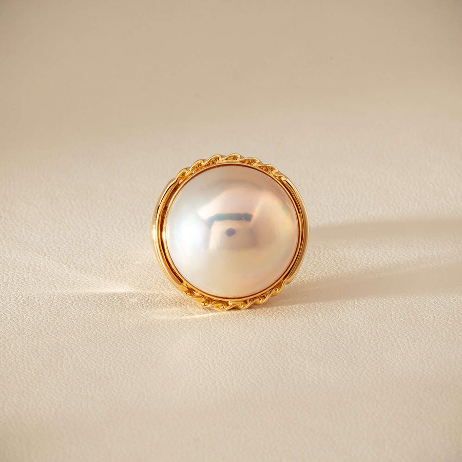 Deja Vu 18ct Yellow Gold 17mm Mabe Pearl Ring