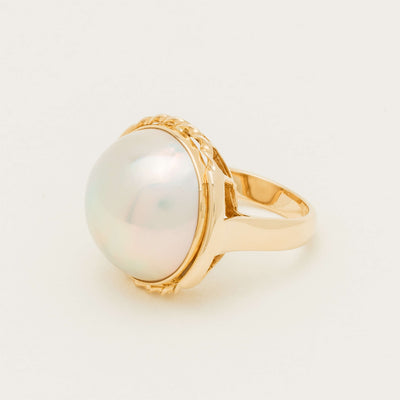 Deja Vu 18ct Yellow Gold 17mm Mabe Pearl Ring