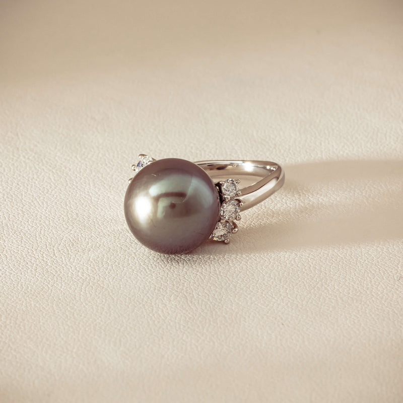 Deja Vu Platinum 12.9mm Black Pearl & Diamond Ring