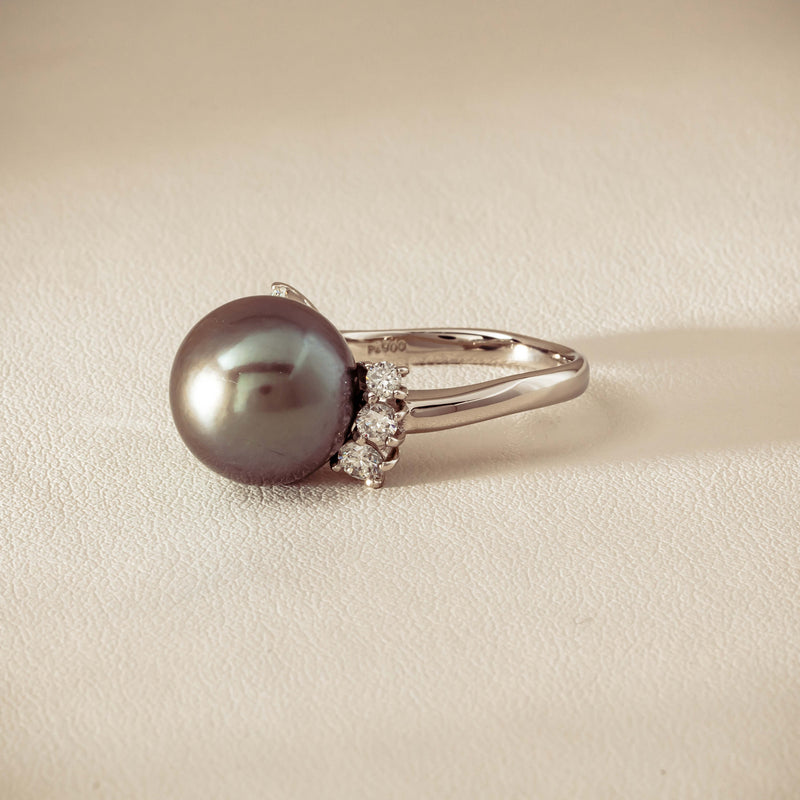 Deja Vu Platinum 12.9mm Black Pearl & Diamond Ring