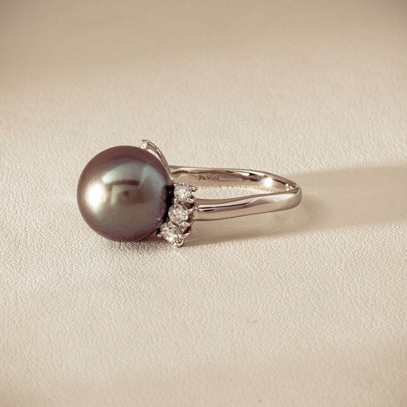Deja Vu Platinum 12.9mm Black Pearl & Diamond Ring