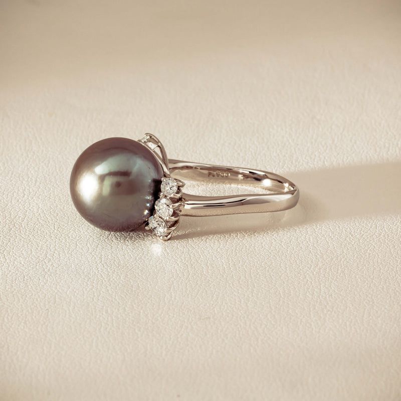 Deja Vu Platinum 12.9mm Black Pearl & Diamond Ring