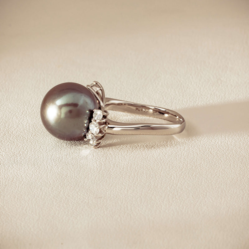 Deja Vu Platinum 12.9mm Black Pearl & Diamond Ring