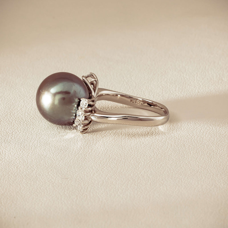 Deja Vu Platinum 12.9mm Black Pearl & Diamond Ring