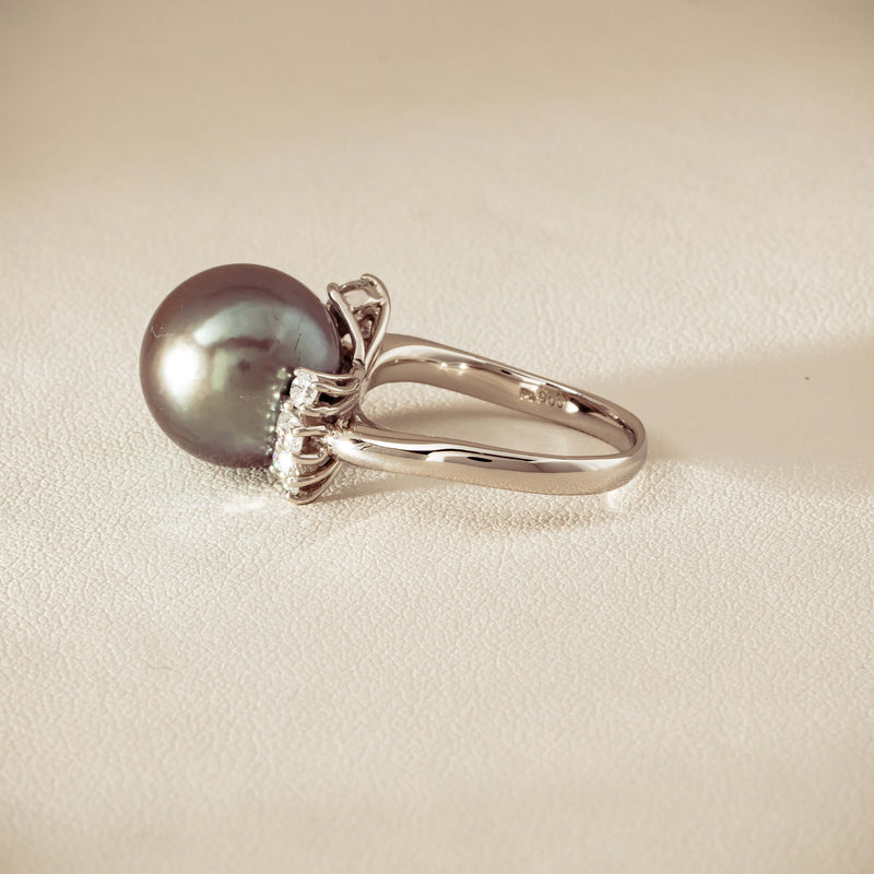 Deja Vu Platinum 12.9mm Black Pearl & Diamond Ring