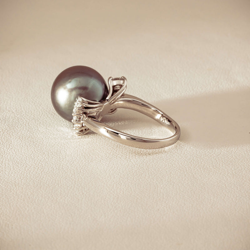 Deja Vu Platinum 12.9mm Black Pearl & Diamond Ring
