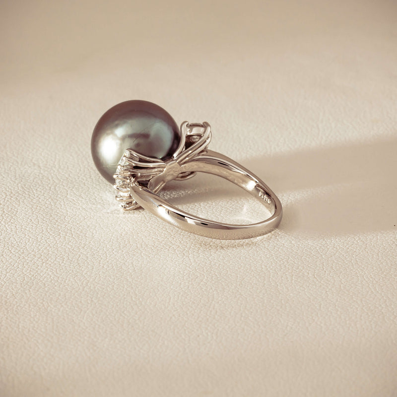Deja Vu Platinum 12.9mm Black Pearl & Diamond Ring