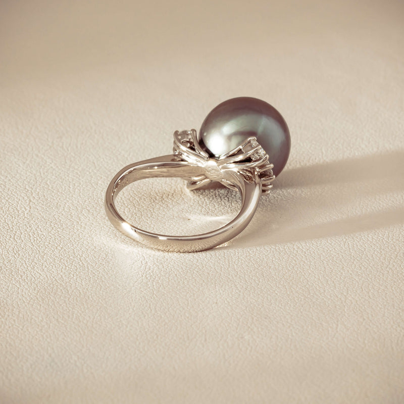 Deja Vu Platinum 12.9mm Black Pearl & Diamond Ring