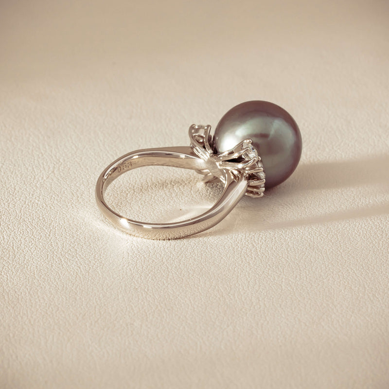 Deja Vu Platinum 12.9mm Black Pearl & Diamond Ring