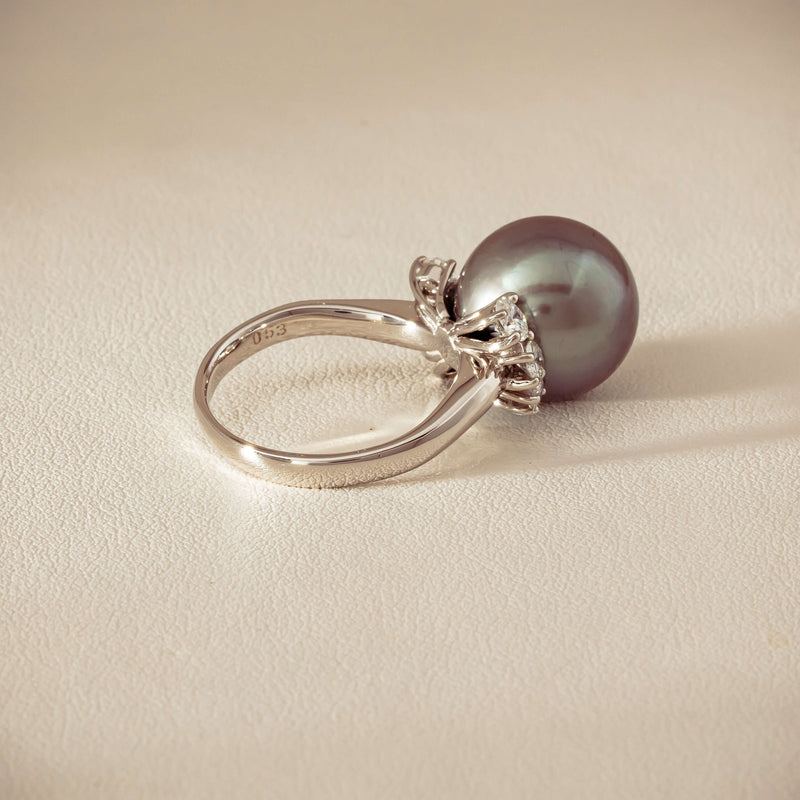 Deja Vu Platinum 12.9mm Black Pearl & Diamond Ring