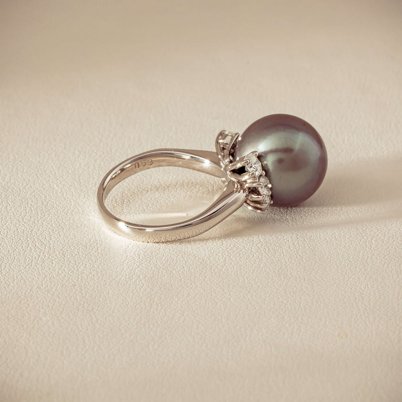 Deja Vu Platinum 12.9mm Black Pearl & Diamond Ring