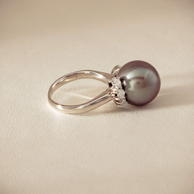 Deja Vu Platinum 12.9mm Black Pearl & Diamond Ring
