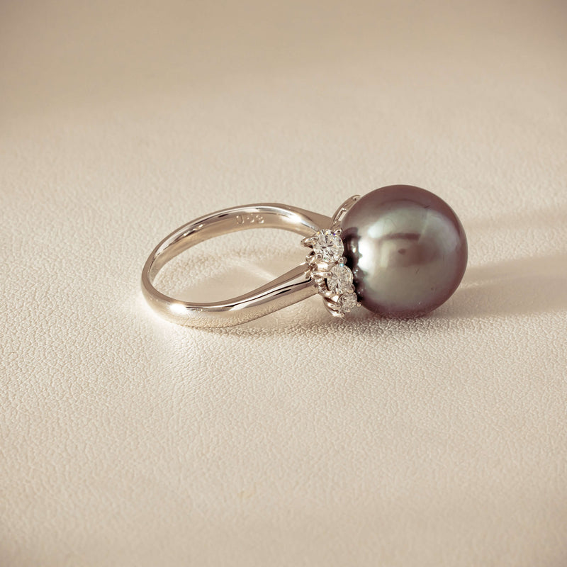 Deja Vu Platinum 12.9mm Black Pearl & Diamond Ring