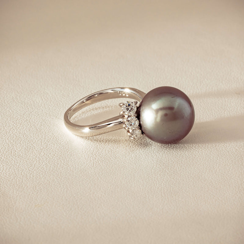 Deja Vu Platinum 12.9mm Black Pearl & Diamond Ring