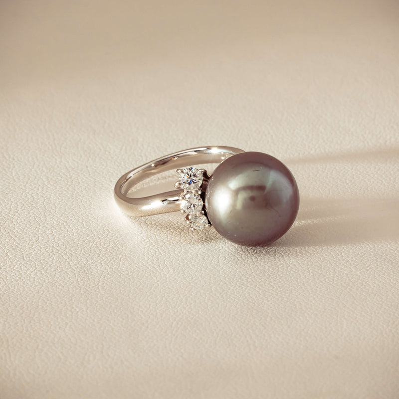 Deja Vu Platinum 12.9mm Black Pearl & Diamond Ring