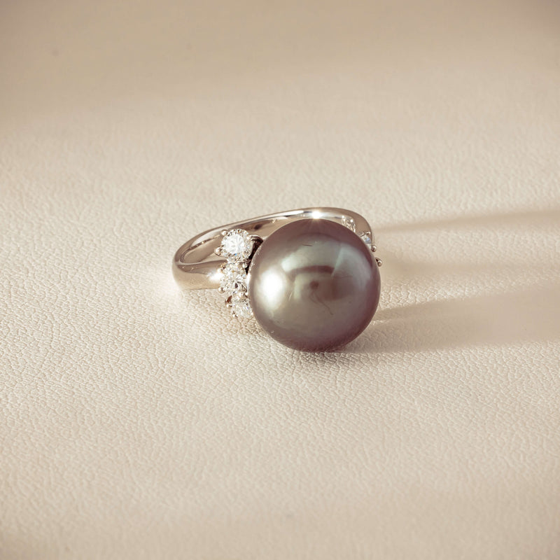 Deja Vu Platinum 12.9mm Black Pearl & Diamond Ring