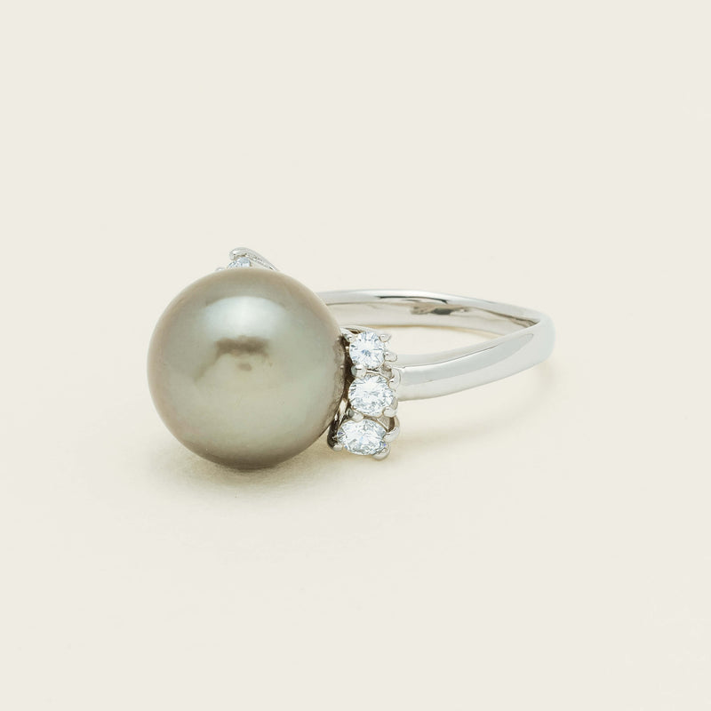 Deja Vu Platinum 12.9mm Black Pearl & Diamond Ring