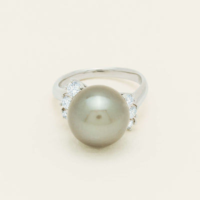 Deja Vu Platinum 12.9mm Black Pearl & Diamond Ring