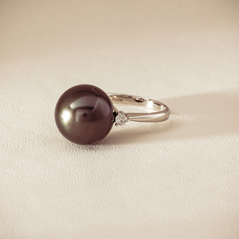 Deja Vu Platinum 13.5mm Black Pearl & Diamond Ring
