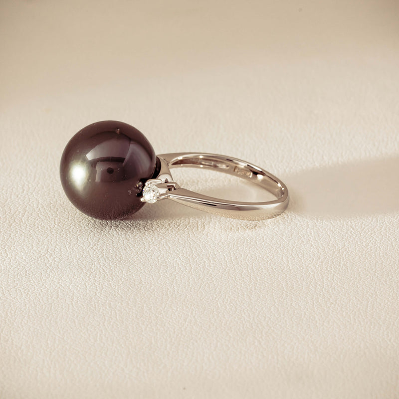 Deja Vu Platinum 13.5mm Black Pearl & Diamond Ring