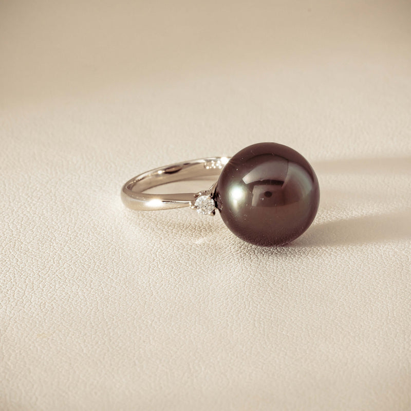 Deja Vu Platinum 13.5mm Black Pearl & Diamond Ring