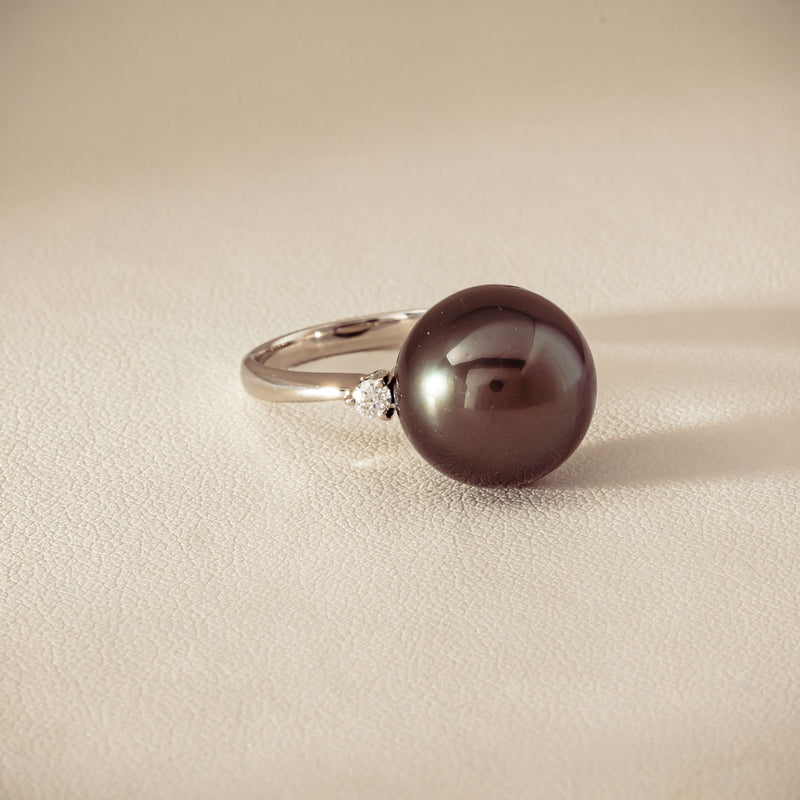 Deja Vu Platinum 13.5mm Black Pearl & Diamond Ring
