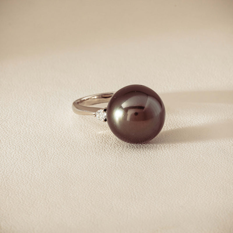 Deja Vu Platinum 13.5mm Black Pearl & Diamond Ring