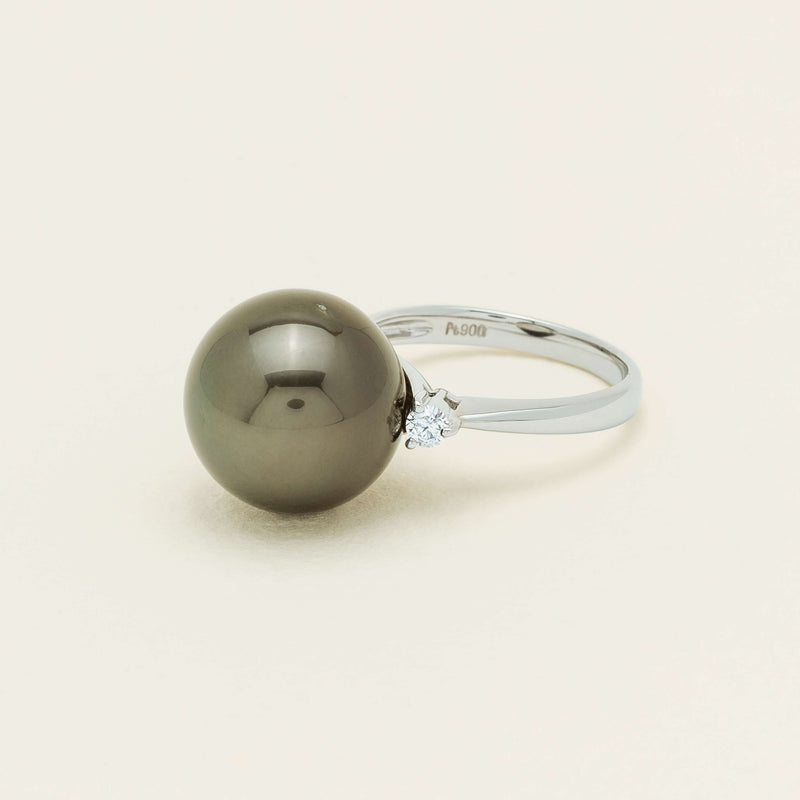 Deja Vu Platinum 13.5mm Black Pearl & Diamond Ring
