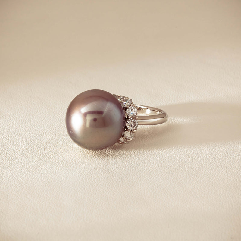 Deja Vu Platinum 16mm Black Pearl & Diamond Ring