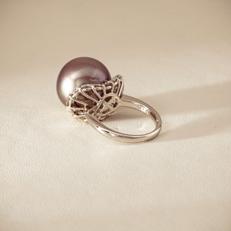 Deja Vu Platinum 16mm Black Pearl & Diamond Ring