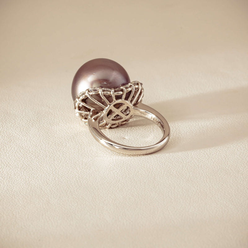 Deja Vu Platinum 16mm Black Pearl & Diamond Ring